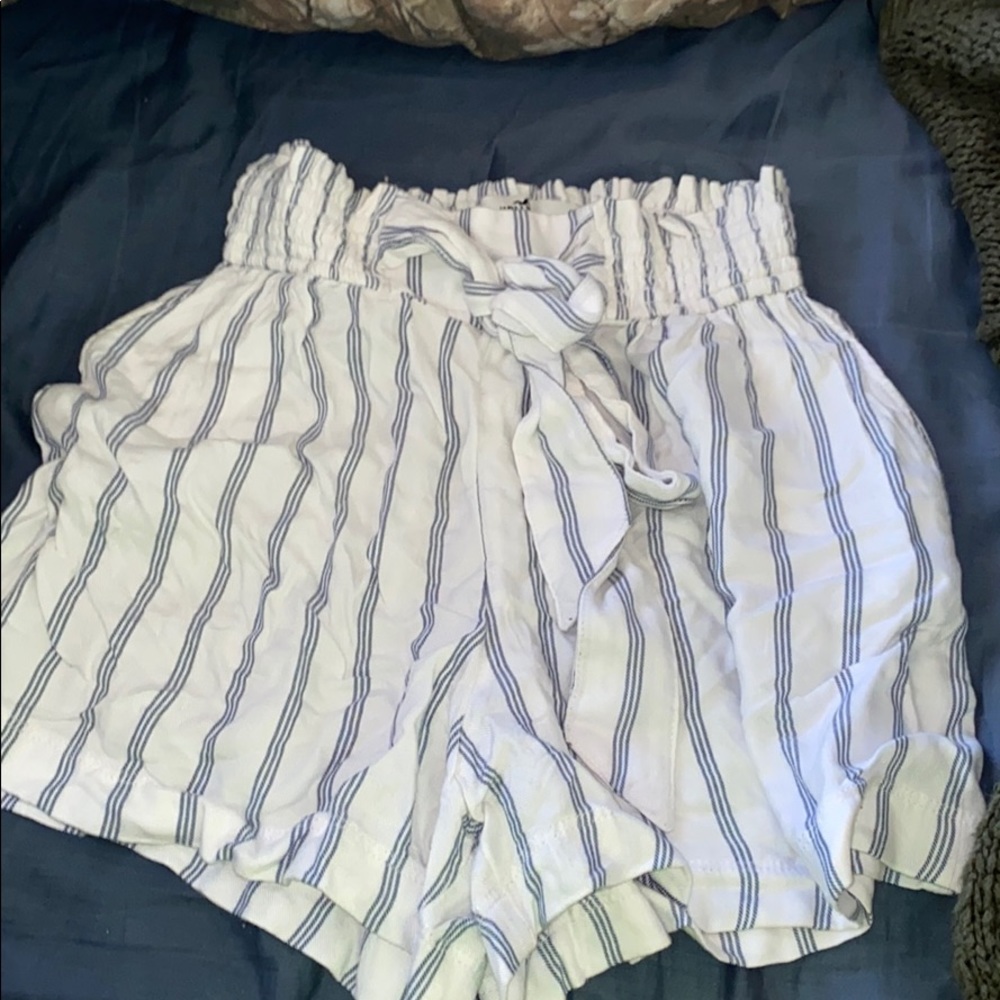 XA Hollister flowy shorts